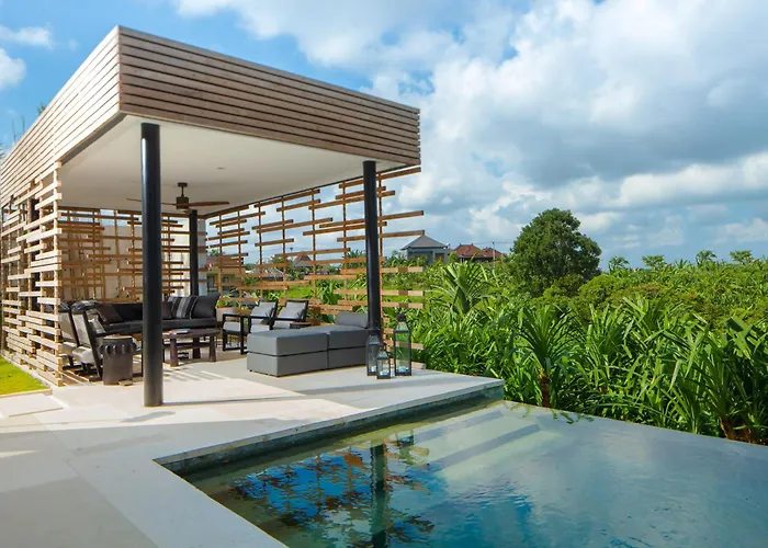 Villa Luxury 5br With Private Pool, Rice Fields View & Nearby - The Palm House Canggu (Bali)