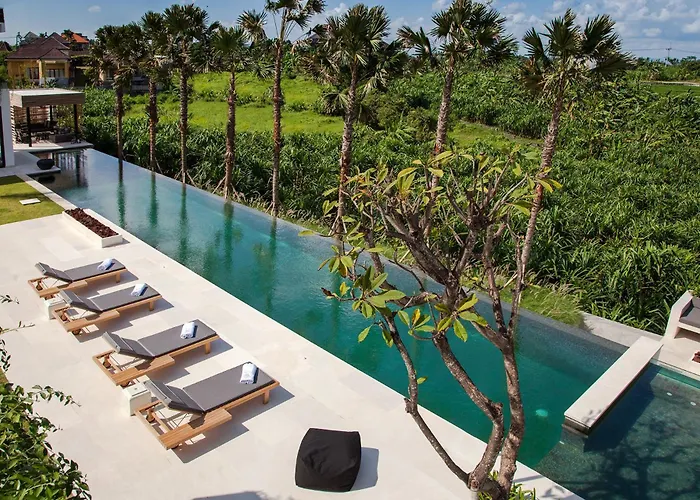 Luxury 5br With Private Pool, Rice Fields View & Nearby - The Palm House *