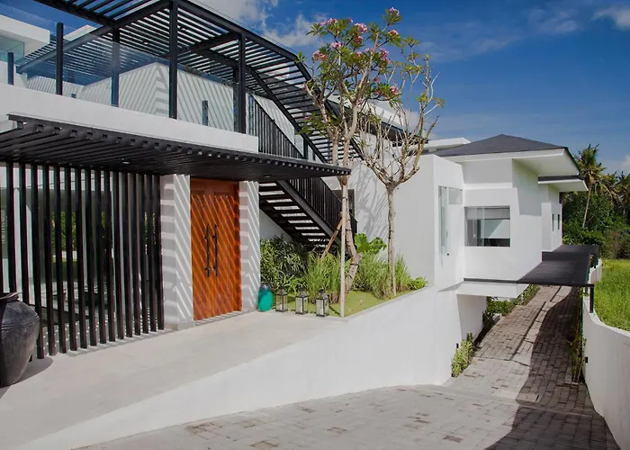 Luxury 5br With Private Pool, Rice Fields View & Nearby - The Palm House