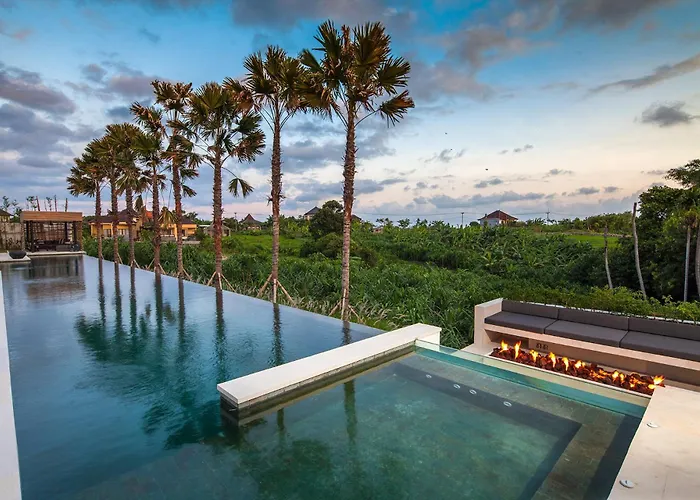 Luxury 5br With Private Pool, Rice Fields View & Nearby - The Palm House Villa Canggu (Bali)
