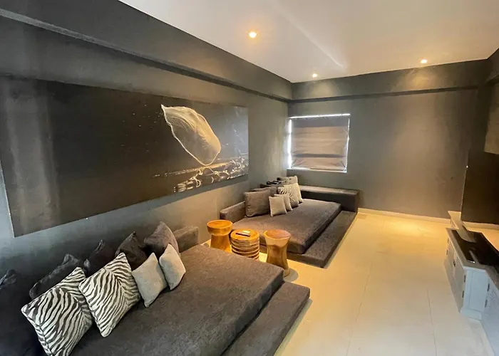 Luxury 5br With Private Pool, Rice Fields View & Nearby - The Palm House Villa